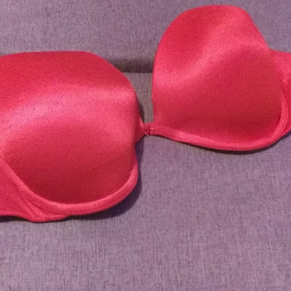 Vs Strapless Bra water pads very nice